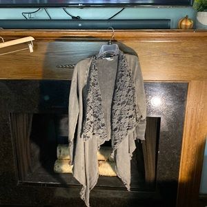 Stevie Nicks vibe. Cool